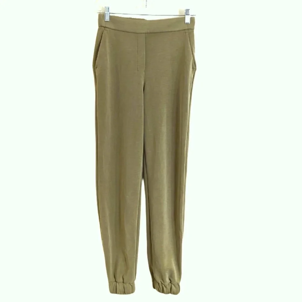 Lululemon Softstreme Relaxed High‎ Rise Pant Size 4